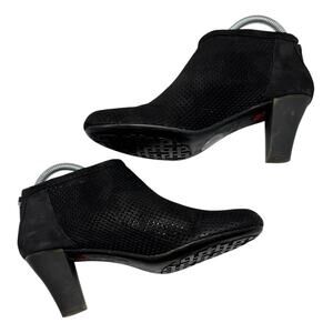 Camper Shoes Diana Black Perforated Leather Ankle Booties Size US 7.5 Euro 38